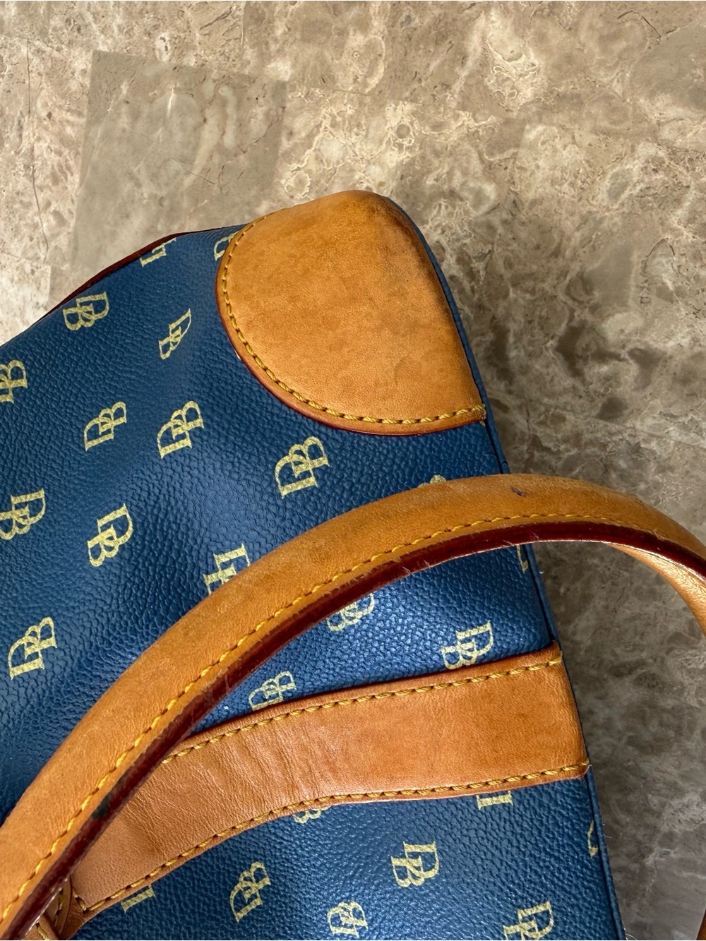 Vintage Dooney & Bourke Purse - Picture 9 of 10